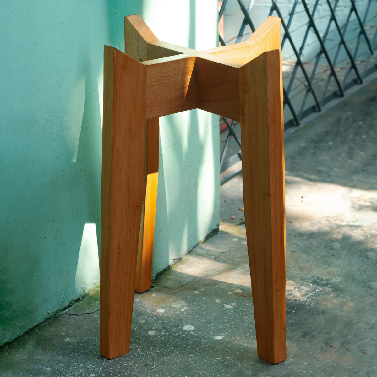 Wildwood Axis — Wooden Stand